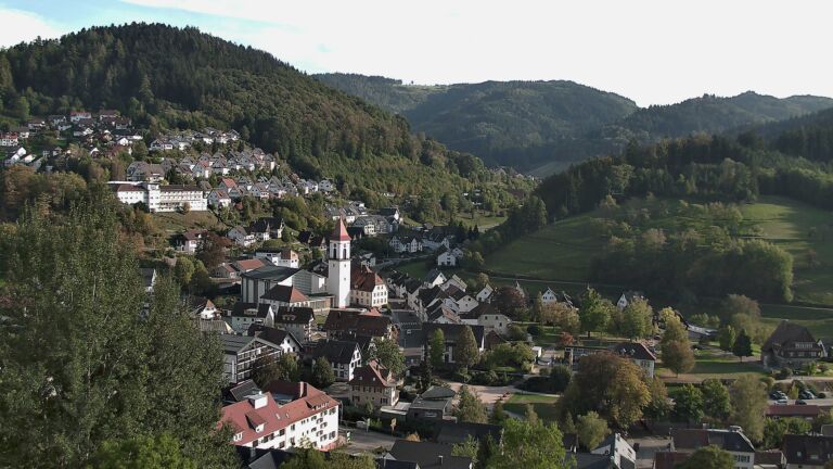 Dieses Bild zeigt eine Webcam-Aufnahme von Ottenhöfen, aufgenommen am Samstag, den 03.10.2026 um 17:10 Uhr