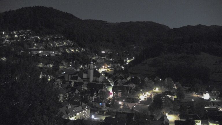 Dieses Bild zeigt eine Webcam-Aufnahme von Ottenhöfen, aufgenommen am Sonntag, den 27.09.2026 um 04:00 Uhr