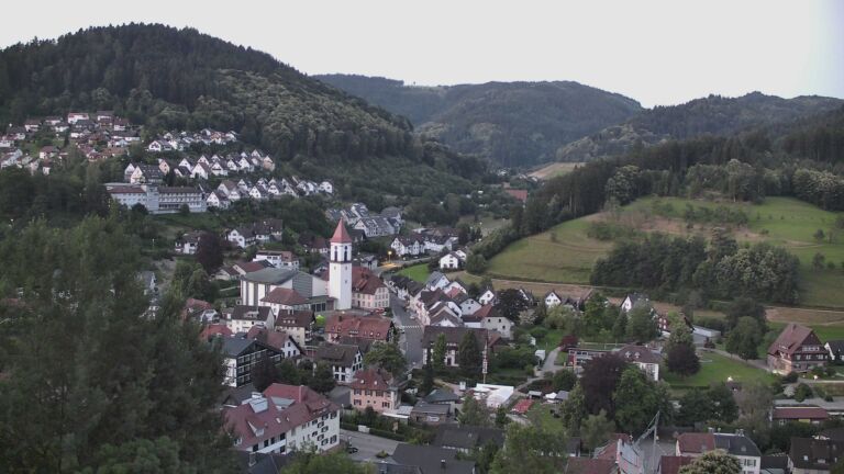 Dieses Bild zeigt eine Webcam-Aufnahme von Ottenhöfen, aufgenommen am Sonntag, den 21.06.2026 um 05:00 Uhr