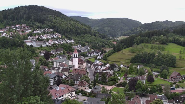 Dieses Bild zeigt eine Webcam-Aufnahme von Ottenhöfen, aufgenommen am Samstag, den 13.06.2026 um 06:50 Uhr