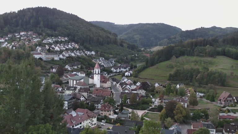 Dieses Bild zeigt eine Webcam-Aufnahme von Ottenhöfen, aufgenommen am Montag, den 28.09.2026 um 07:10 Uhr