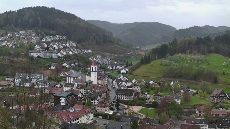 Dieses Bild zeigt eine Webcam-Aufnahme von Ottenhöfen, aufgenommen am Samstag, den 11.04.2026 um 19:30 Uhr