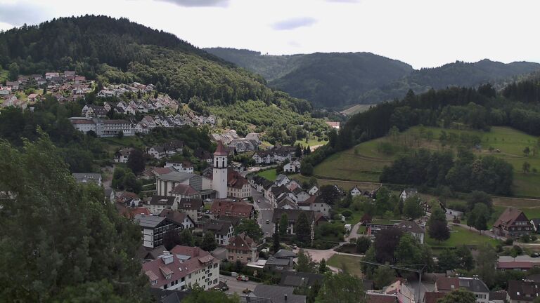 Dieses Bild zeigt eine Webcam-Aufnahme von Ottenhöfen, aufgenommen am Dienstag, den 30.06.2026 um 13:20 Uhr