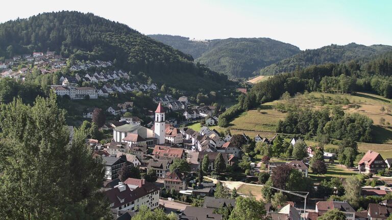 Dieses Bild zeigt eine Webcam-Aufnahme von Ottenhöfen, aufgenommen am Donnerstag, den 09.07.2026 um 08:40 Uhr