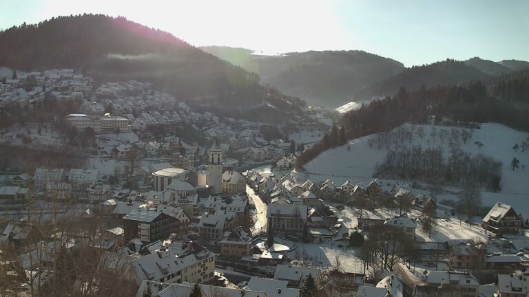 Dieses Bild zeigt eine Webcam-Aufnahme von Ottenhöfen, aufgenommen am Montag, den 05.01.2026 um 10:50 Uhr