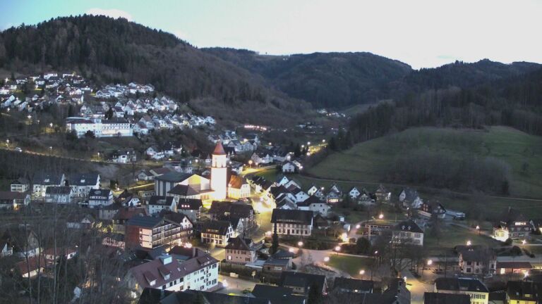 Dieses Bild zeigt eine Webcam-Aufnahme von Ottenhöfen, aufgenommen am Sonntag, den 01.03.2026 um 18:40 Uhr