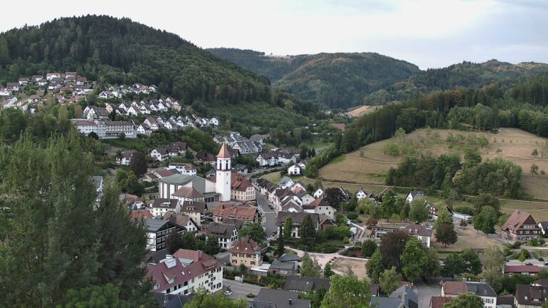 Dieses Bild zeigt eine Webcam-Aufnahme von Ottenhöfen, aufgenommen am Samstag, den 15.08.2026 um 07:00 Uhr