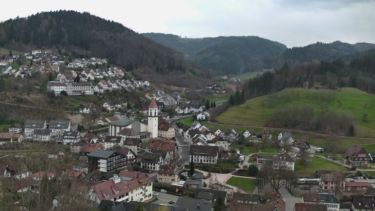 Dieses Bild zeigt eine Webcam-Aufnahme von Ottenhöfen, aufgenommen am Samstag, den 21.03.2026 um 17:10 Uhr