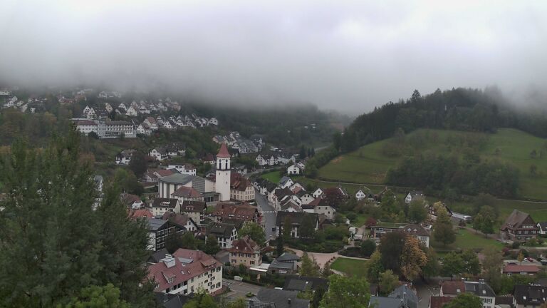 Dieses Bild zeigt eine Webcam-Aufnahme von Ottenhöfen, aufgenommen am Sonntag, den 18.10.2026 um 10:20 Uhr