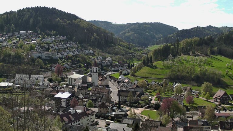 Dieses Bild zeigt eine Webcam-Aufnahme von Ottenhöfen, aufgenommen am Donnerstag, den 16.04.2026 um 11:30 Uhr