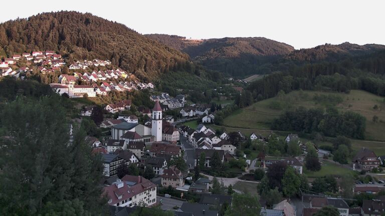 Dieses Bild zeigt eine Webcam-Aufnahme von Ottenhöfen, aufgenommen am Freitag, den 10.07.2026 um 21:00 Uhr