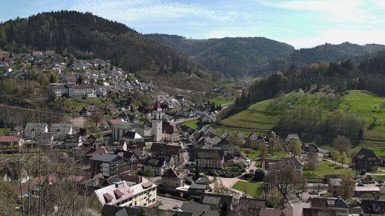 Dieses Bild zeigt eine Webcam-Aufnahme von Ottenhöfen, aufgenommen am Donnerstag, den 09.04.2026 um 15:00 Uhr