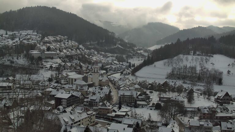 Dieses Bild zeigt eine Webcam-Aufnahme von Ottenhöfen, aufgenommen am Dienstag, den 06.01.2026 um 12:10 Uhr