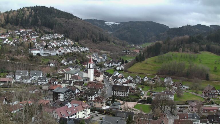 Dieses Bild zeigt eine Webcam-Aufnahme von Ottenhöfen, aufgenommen am Montag, den 30.03.2026 um 17:40 Uhr