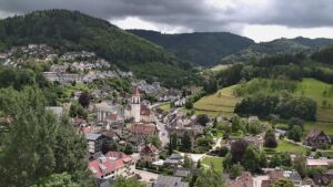 Dieses Bild zeigt eine Webcam-Aufnahme von Ottenhöfen, aufgenommen am Dienstag, den 09.06.2026 um 13:50 Uhr
