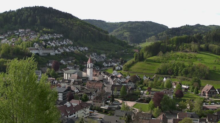 Dieses Bild zeigt eine Webcam-Aufnahme von Ottenhöfen, aufgenommen am Dienstag, den 28.04.2026 um 09:00 Uhr