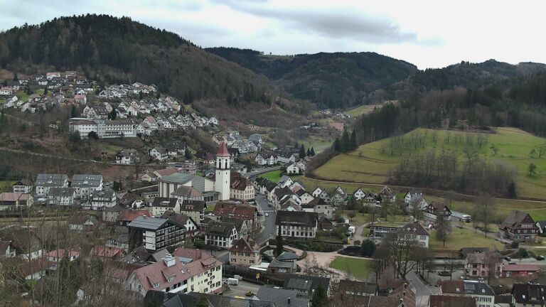 Dieses Bild zeigt eine Webcam-Aufnahme von Ottenhöfen, aufgenommen am Donnerstag, den 19.02.2026 um 14:00 Uhr