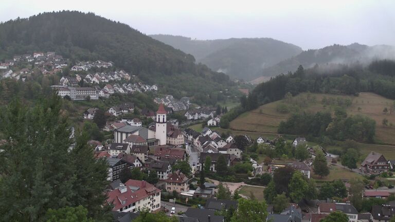 Dieses Bild zeigt eine Webcam-Aufnahme von Ottenhöfen, aufgenommen am Freitag, den 28.08.2026 um 10:00 Uhr