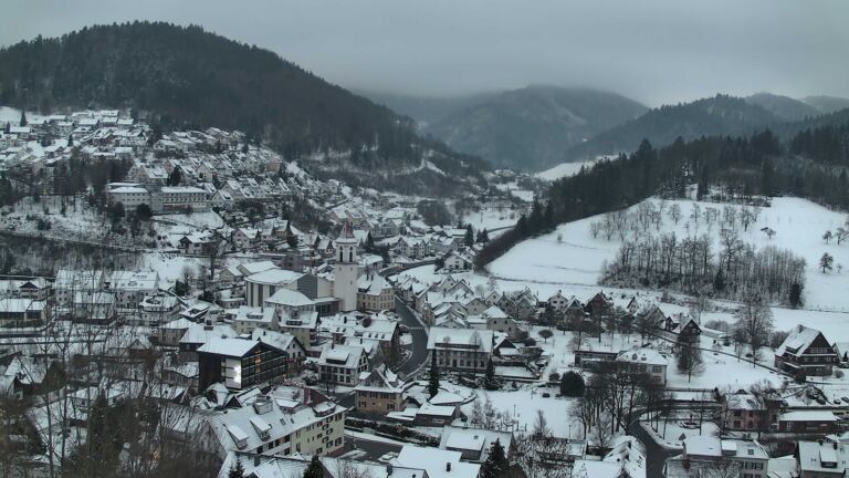 Dieses Bild zeigt eine Webcam-Aufnahme von Ottenhöfen, aufgenommen am Dienstag, den 06.01.2026 um 16:40 Uhr