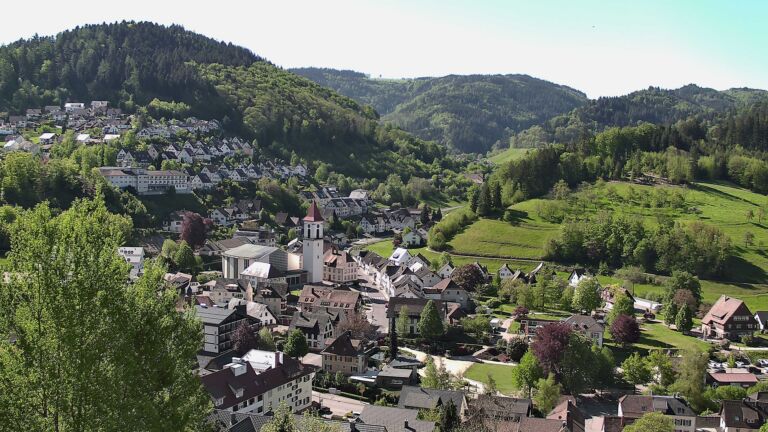 Dieses Bild zeigt eine Webcam-Aufnahme von Ottenhöfen, aufgenommen am Donnerstag, den 30.04.2026 um 10:10 Uhr