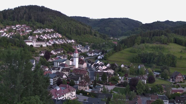 Dieses Bild zeigt eine Webcam-Aufnahme von Ottenhöfen, aufgenommen am Sonntag, den 17.05.2026 um 20:50 Uhr