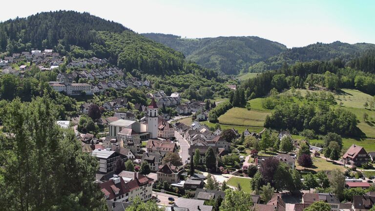 Dieses Bild zeigt eine Webcam-Aufnahme von Ottenhöfen, aufgenommen am Freitag, den 22.05.2026 um 11:30 Uhr