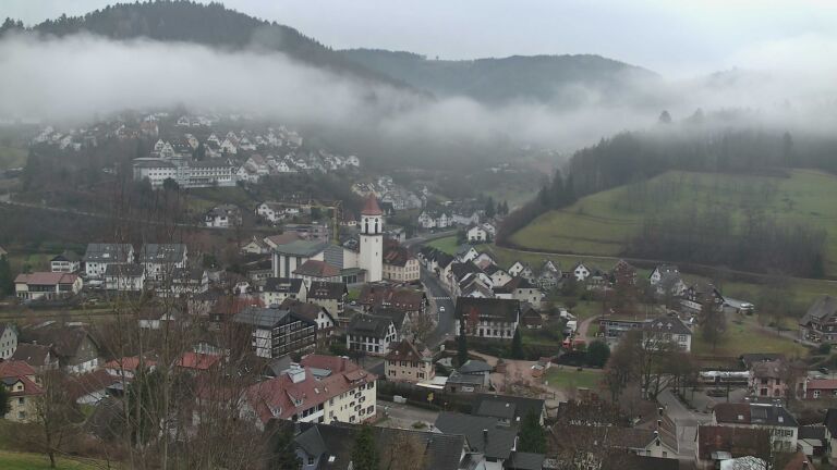 Dieses Bild zeigt eine Webcam-Aufnahme von Ottenhöfen, aufgenommen am Dienstag, den 16.12.2025 um 13:00 Uhr