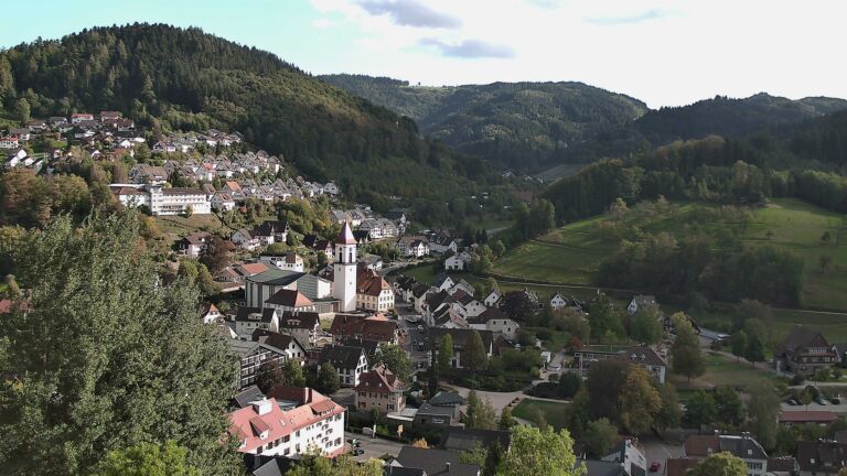 Dieses Bild zeigt eine Webcam-Aufnahme von Ottenhöfen, aufgenommen am Freitag, den 02.10.2026 um 16:20 Uhr