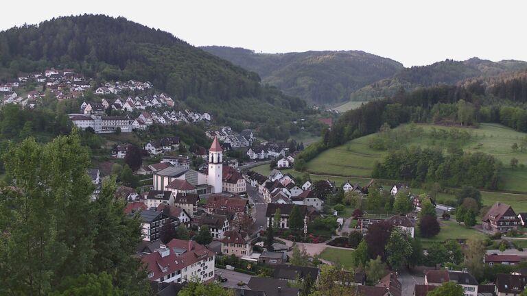 Dieses Bild zeigt eine Webcam-Aufnahme von Ottenhöfen, aufgenommen am Freitag, den 08.05.2026 um 07:00 Uhr