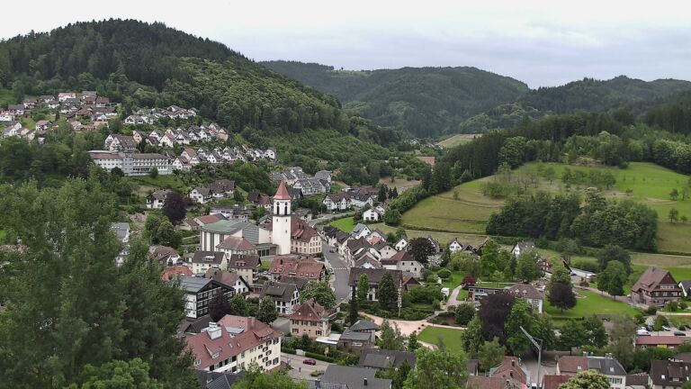 Dieses Bild zeigt eine Webcam-Aufnahme von Ottenhöfen, aufgenommen am Dienstag, den 16.06.2026 um 11:10 Uhr
