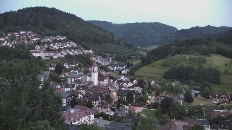 Dieses Bild zeigt eine Webcam-Aufnahme von Ottenhöfen, aufgenommen am Sonntag, den 24.05.2026 um 21:30 Uhr