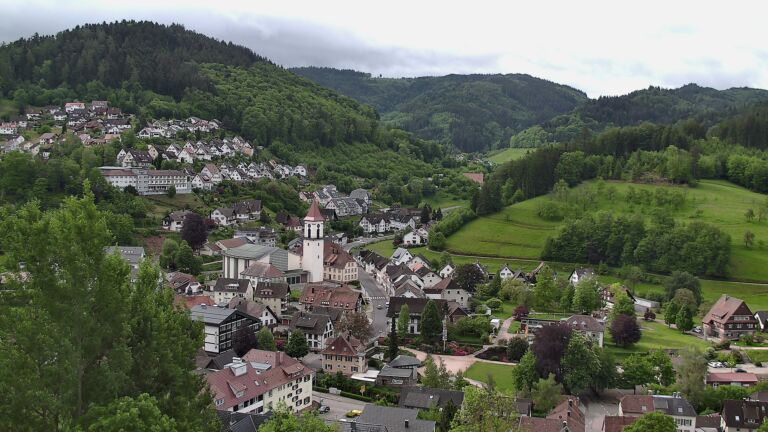 Dieses Bild zeigt eine Webcam-Aufnahme von Ottenhöfen, aufgenommen am Montag, den 11.05.2026 um 09:20 Uhr