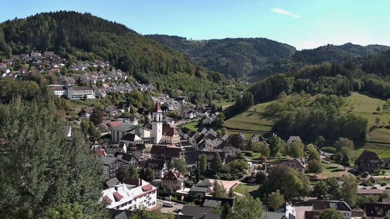 Dieses Bild zeigt eine Webcam-Aufnahme von Ottenhöfen, aufgenommen am Dienstag, den 15.09.2026 um 15:30 Uhr