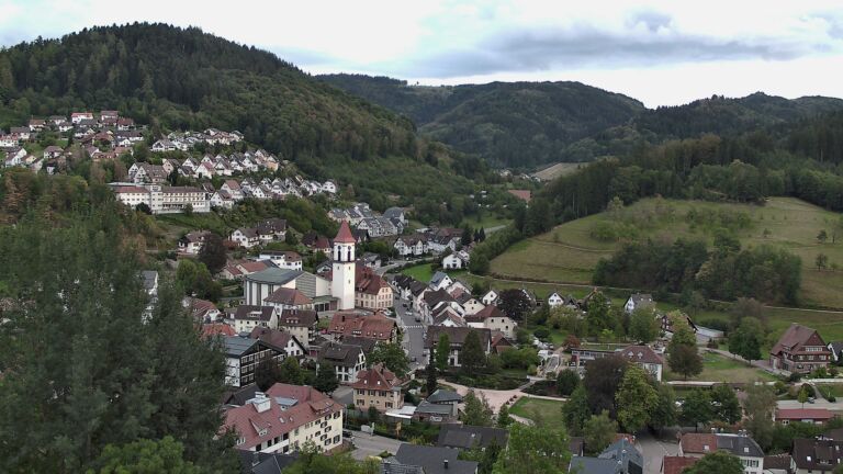 Dieses Bild zeigt eine Webcam-Aufnahme von Ottenhöfen, aufgenommen am Mittwoch, den 09.09.2026 um 19:00 Uhr
