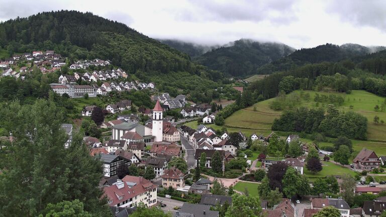 Dieses Bild zeigt eine Webcam-Aufnahme von Ottenhöfen, aufgenommen am Dienstag, den 09.06.2026 um 10:20 Uhr
