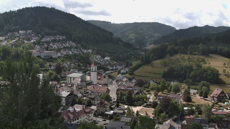 Dieses Bild zeigt eine Webcam-Aufnahme von Ottenhöfen, aufgenommen am Montag, den 27.07.2026 um 11:30 Uhr