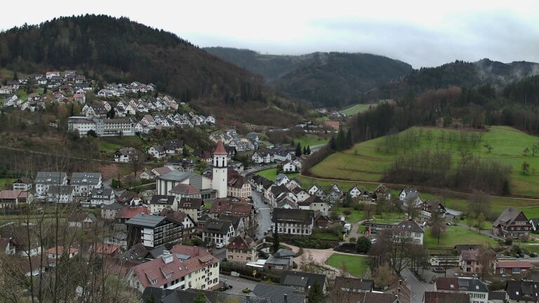 Dieses Bild zeigt eine Webcam-Aufnahme von Ottenhöfen, aufgenommen am Samstag, den 04.04.2026 um 11:00 Uhr