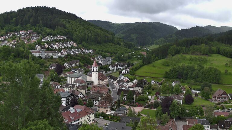 Dieses Bild zeigt eine Webcam-Aufnahme von Ottenhöfen, aufgenommen am Freitag, den 15.05.2026 um 09:30 Uhr
