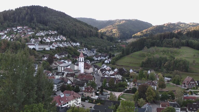 Dieses Bild zeigt eine Webcam-Aufnahme von Ottenhöfen, aufgenommen am Freitag, den 25.09.2026 um 08:10 Uhr