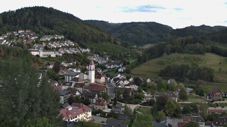 Dieses Bild zeigt eine Webcam-Aufnahme von Ottenhöfen, aufgenommen am Donnerstag, den 10.09.2026 um 18:50 Uhr