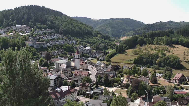 Dieses Bild zeigt eine Webcam-Aufnahme von Ottenhöfen, aufgenommen am Montag, den 20.07.2026 um 11:10 Uhr