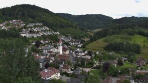 Dieses Bild zeigt eine Webcam-Aufnahme von Ottenhöfen, aufgenommen am Dienstag, den 09.06.2026 um 19:00 Uhr