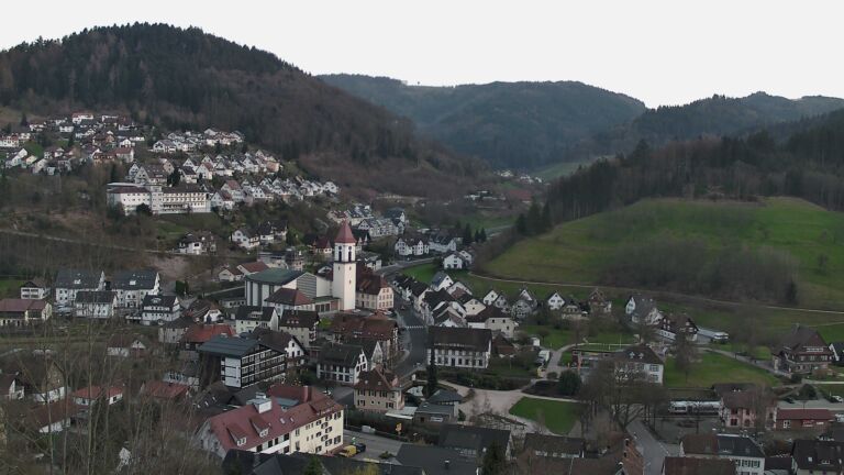 Dieses Bild zeigt eine Webcam-Aufnahme von Ottenhöfen, aufgenommen am Donnerstag, den 19.03.2026 um 18:30 Uhr