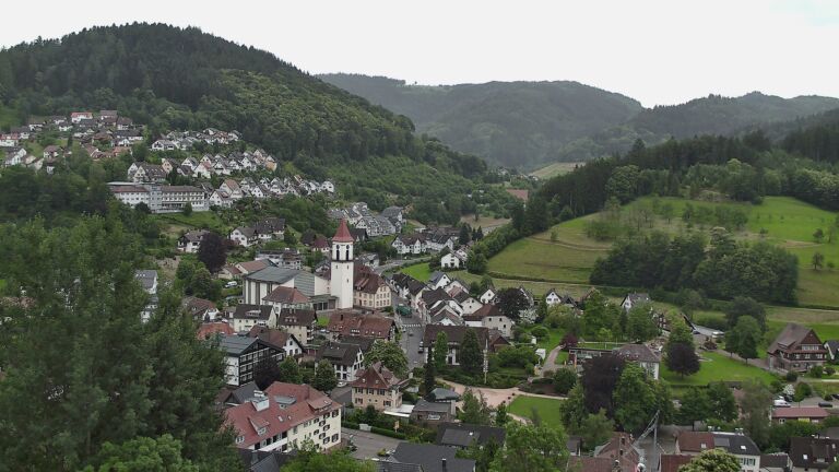 Dieses Bild zeigt eine Webcam-Aufnahme von Ottenhöfen, aufgenommen am Dienstag, den 16.06.2026 um 08:10 Uhr