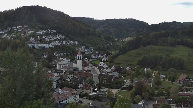 Dieses Bild zeigt eine Webcam-Aufnahme von Ottenhöfen, aufgenommen am Dienstag, den 13.10.2026 um 10:10 Uhr