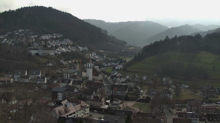 Dieses Bild zeigt eine Webcam-Aufnahme von Ottenhöfen, aufgenommen am Dienstag, den 23.12.2025 um 13:10 Uhr