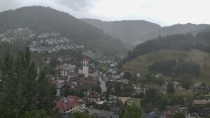 Dieses Bild zeigt eine Webcam-Aufnahme von Ottenhöfen, aufgenommen am Montag, den 31.08.2026 um 18:00 Uhr