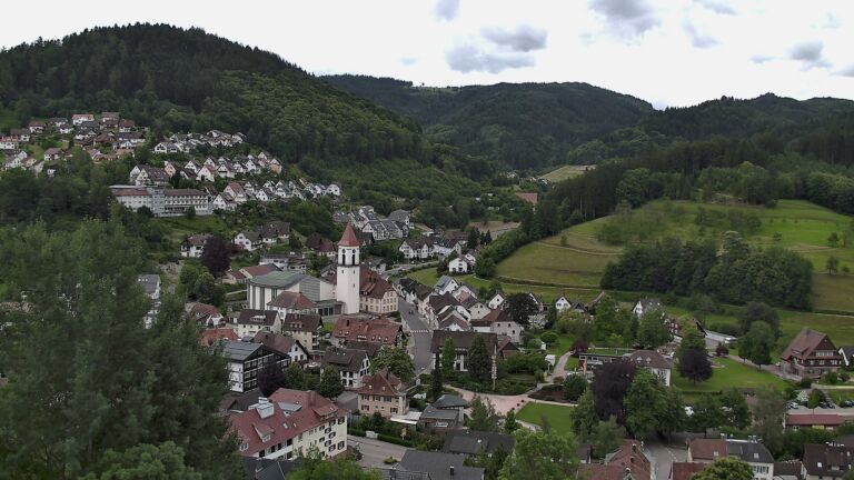 Dieses Bild zeigt eine Webcam-Aufnahme von Ottenhöfen, aufgenommen am Mittwoch, den 10.06.2026 um 13:20 Uhr