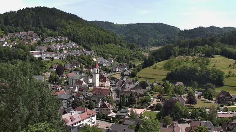Dieses Bild zeigt eine Webcam-Aufnahme von Ottenhöfen, aufgenommen am Samstag, den 30.05.2026 um 15:30 Uhr