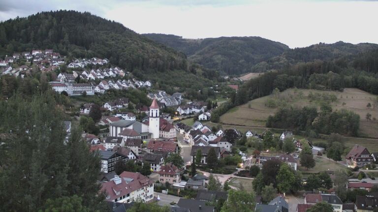 Dieses Bild zeigt eine Webcam-Aufnahme von Ottenhöfen, aufgenommen am Sonntag, den 30.08.2026 um 06:20 Uhr
